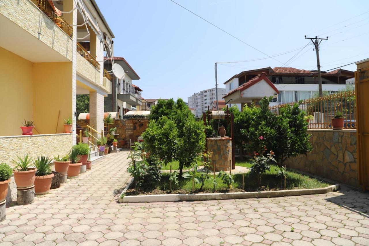 בראט Raisa Guesthouse 12 מראה חיצוני תמונה