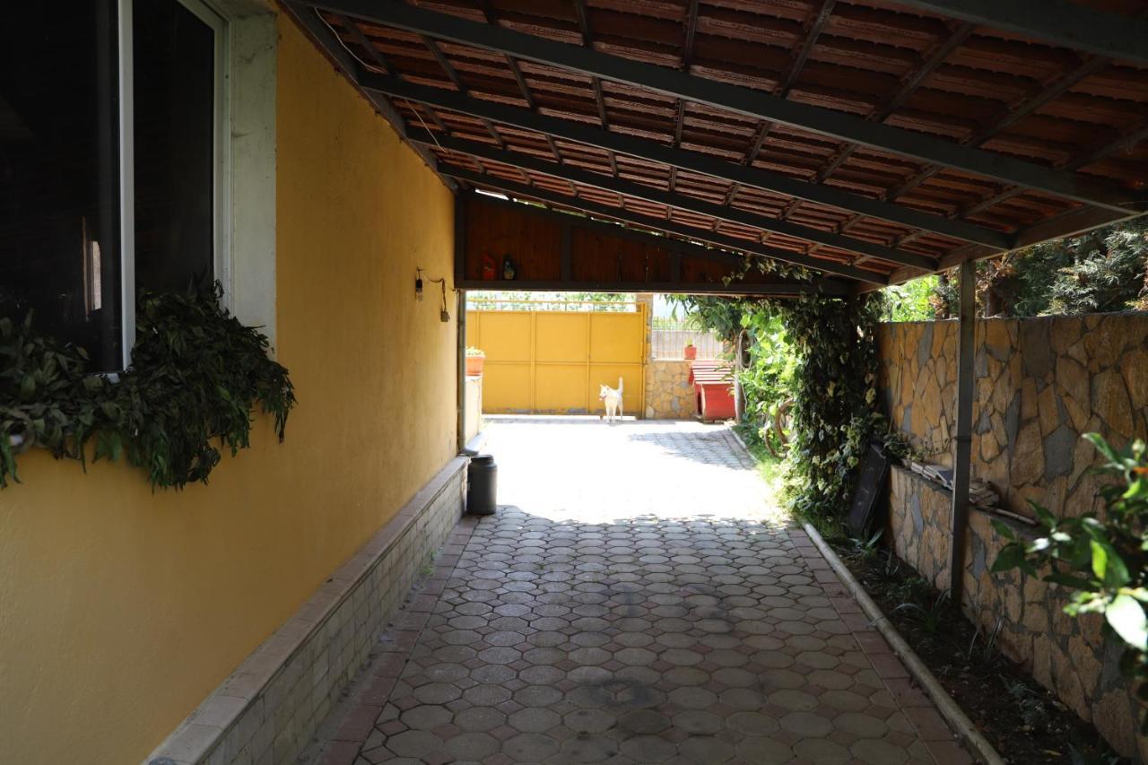 בראט Raisa Guesthouse 12 מראה חיצוני תמונה